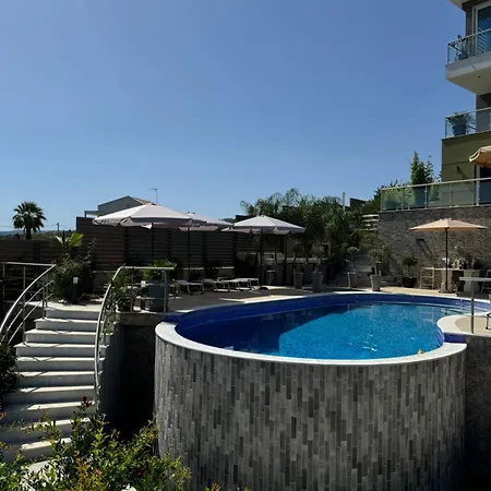 Oikia Athena Apartments-the Noble West Apartment *
