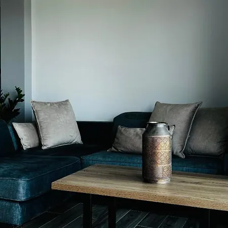 Oikia Athena Apartments-the Noble West Apartment *
