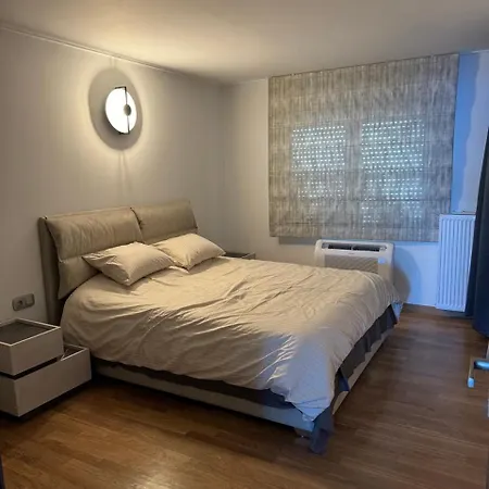Oikia Athena Apartments-the Noble West Apartment