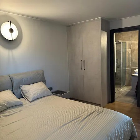 Oikia Athena Apartments-the Noble West